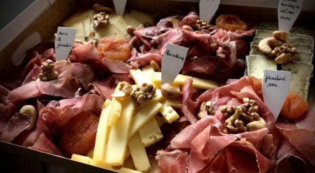 [210615_2445] Planche de fromages Maison Lili (Planche apéritive FROMAGES - 2/3 pers)